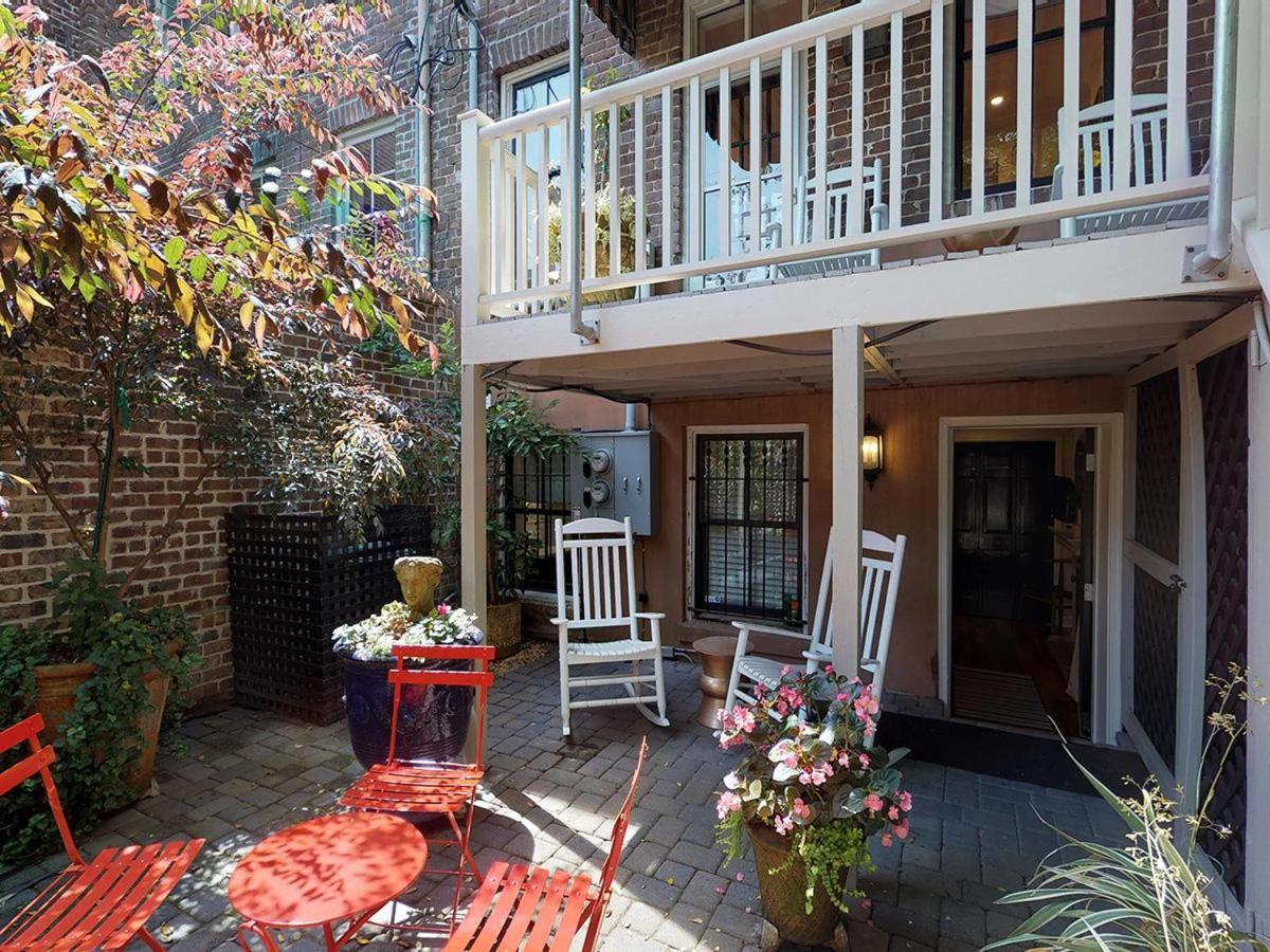 Apartment Isaac Laroche House Garden Level Savannah